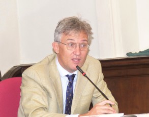 Alberto Riccadonna, direttore La Voce e il Tempo, docente al Corso Specialistico di Bioetica Avanzata - Facoltà Teologica di Torino. Interviene su Media ed etica in una società plurale ©Bioetica News Torino