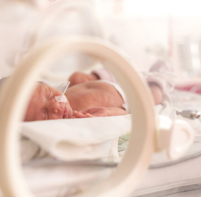 neonato-prematuro-incubatrice-esteso-bioetica-news